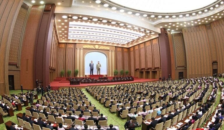 Como funciona o sistema político da Coreia do Norte?